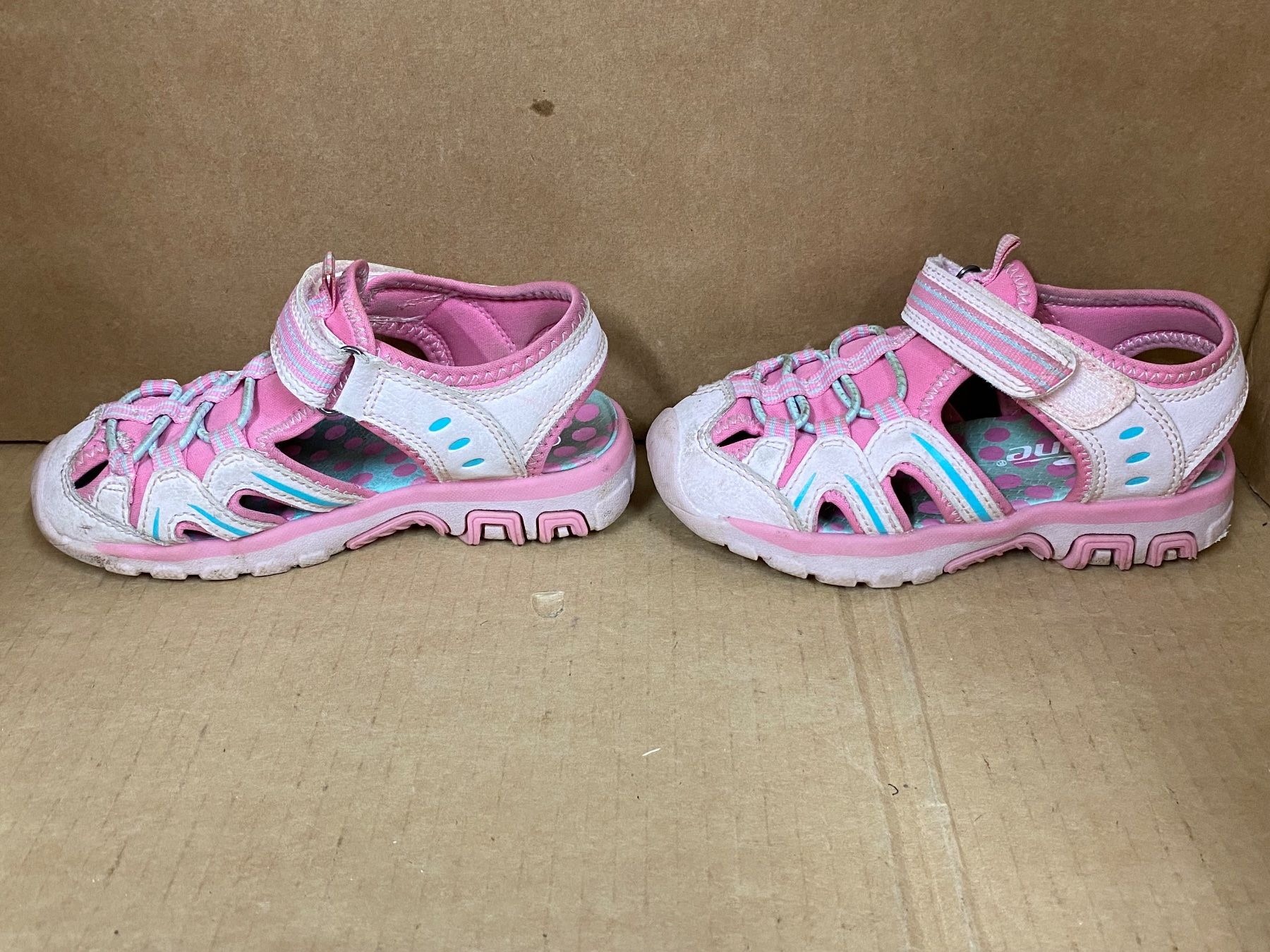 Scarpe per ragazze: Kinder-Trekkingsandalen Grösse 28 – Usato da Eschlikon TG venduto da RamonaSt 2