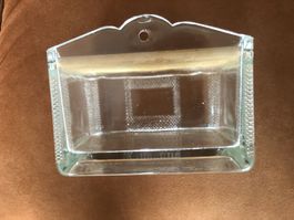 Boîte à sel murale ancienne en verre avec couvercle bois