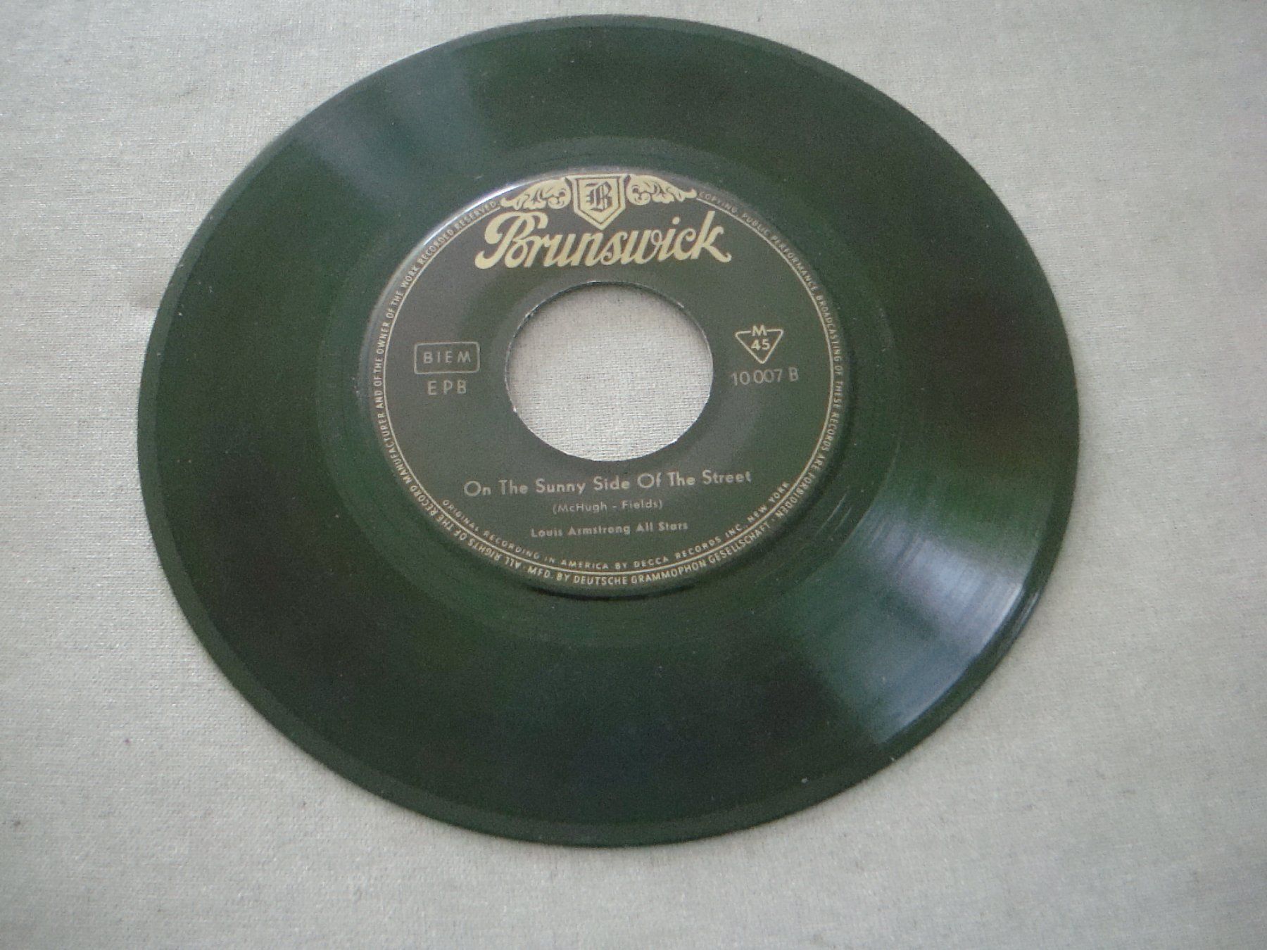 Dischi in vinile: Louis Armstrong - New Orleans Function - BRUNSWICK 7" Vinyl – Usato da Neuenegg venduto da flohcante 3