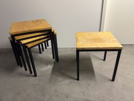 Hocker, Beistelltischchen, Massivholz und Stahl, 5 Stk.