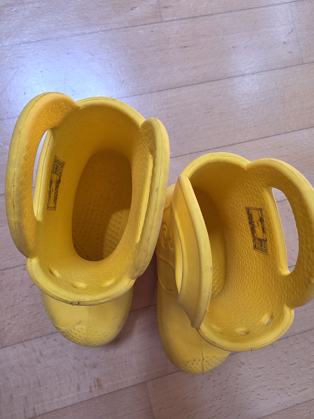 Scarpe da uomo: Crocs Rain Boots Yellow Size 7 Used – Usato da Meilen venduto da AnaSmurf 1