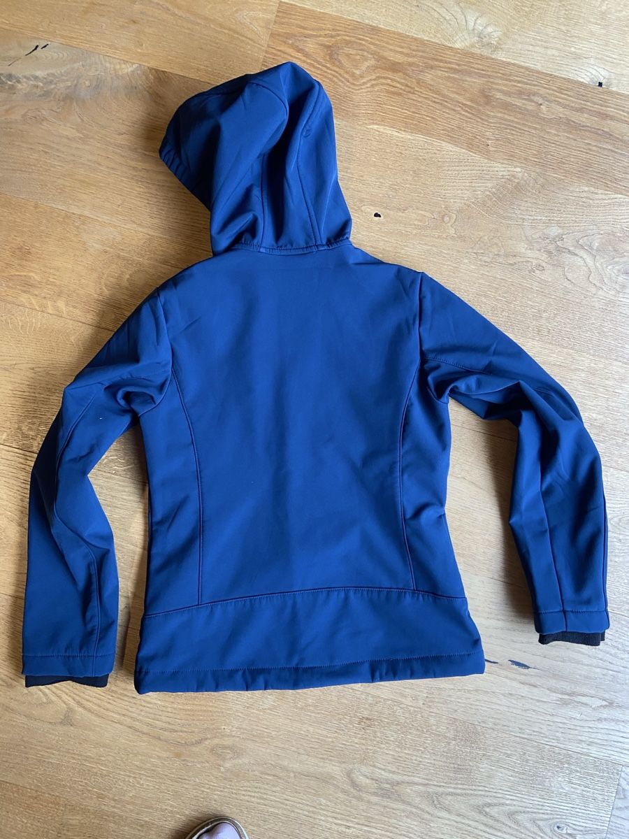 CMP Vestes: Wunderschöne Softshell Jacke Marke CMP, Gr. 152 – D'occasion à Münsingen par Blueemli12 2