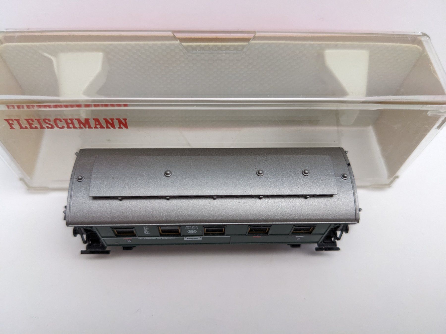 Fleischmann Modelleisenbahnen: Fleischmann Piccolo 8067 Personenwagen N – Gebraucht aus Gland von  4