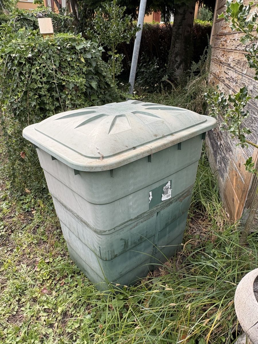 Contenitori & Simili: Wasserbehälter 300L gebraucht – Usato da Kriens venduto da aloha19