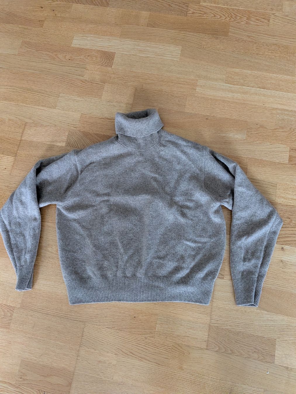 Uniqlo Maglioni & Felpe: Wollpulover Uniqlo Grösse M – Usato da Bülach venduto da _livia