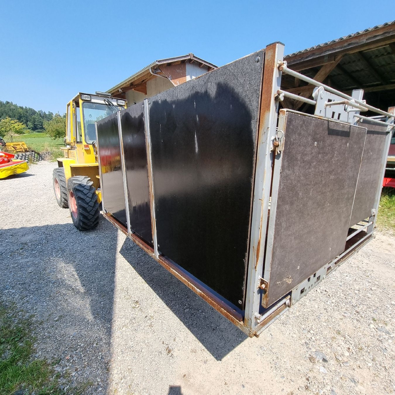 Rimorchi: Gebrauchte Viehverladestation, Transportplattform – Usato da Hofstetten ZH venduto da neebu 3