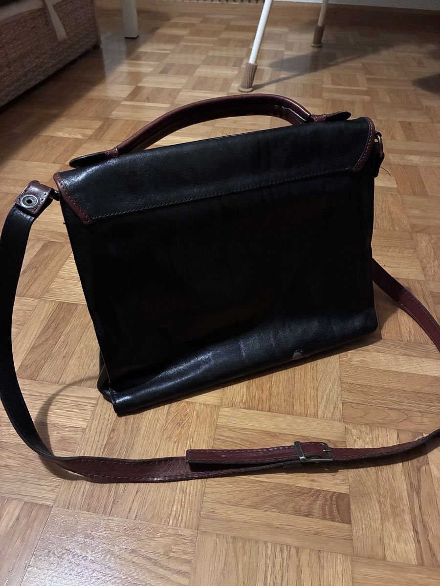 Borse: Vintage Ledertasche, schwarz und braun – Usato da Basel venduto da ememilil 3