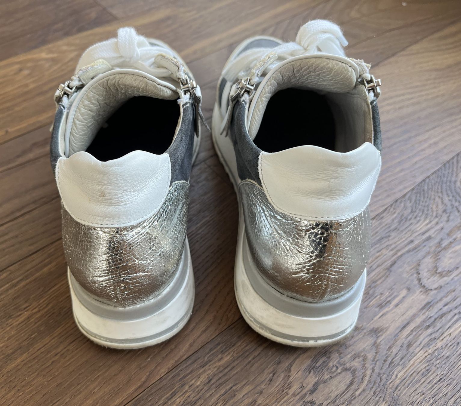Scarpe da donna: Sneaker Leder Gr. 40 Schuhe Turnschuhe – Usato da Affoltern am Albis venduto da Blackrhythm 6