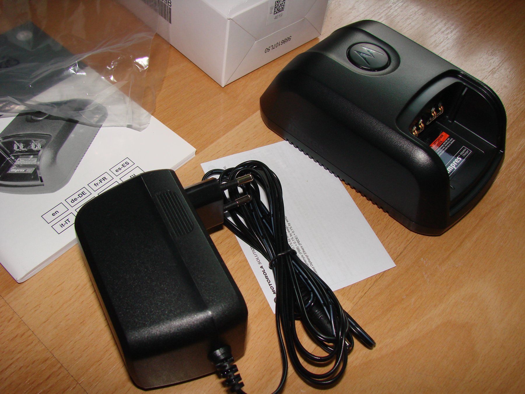Motorola Funktechnik: Motorola Ladegerät DP3441e GP360 – Gebraucht aus Niederuzwil von Rade 6