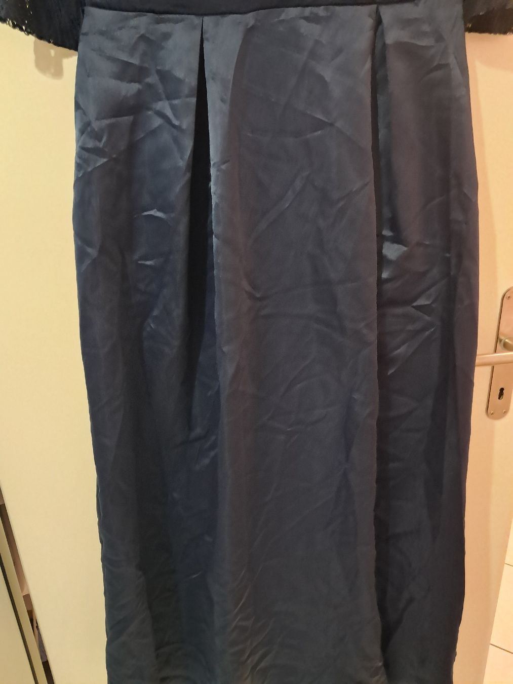 Robes: Dunkelblaues Abendkleid mit Spitze Grösse L Polyester – Neuf avec emballage d'origine à Bassersdorf par K1966 1