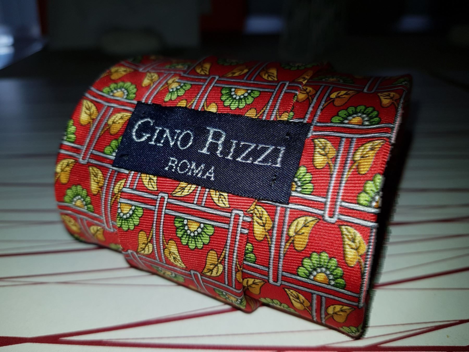 Cravatte: GINO RIZZI Cravate en soie / Seiden Krawatte – Usato da Cossonay-ville venduto da Super-Price-Quality 8