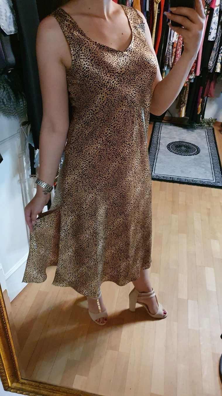 Robes: Leokleid Midi Leopard 38/40 – D'occasion à Wald ZH par CapLux