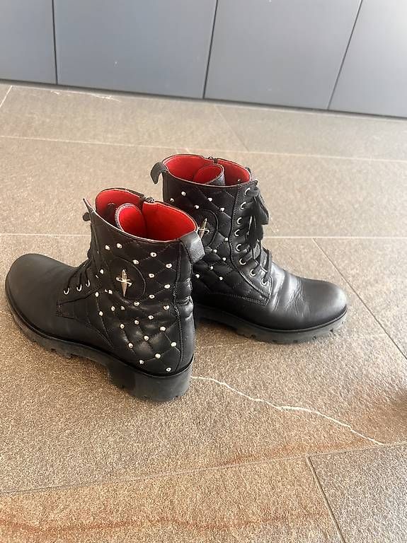 Chaussures femmes: anfibi cesare paciotti – D'occasion à Bioggio par vir_5b6b