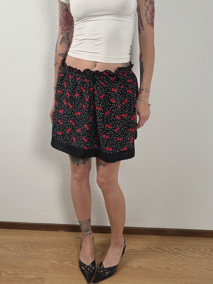 Gonne: Atmosphere Cherry Print Skirt  – Usato da Knonau venduto da Grapesvintage 1