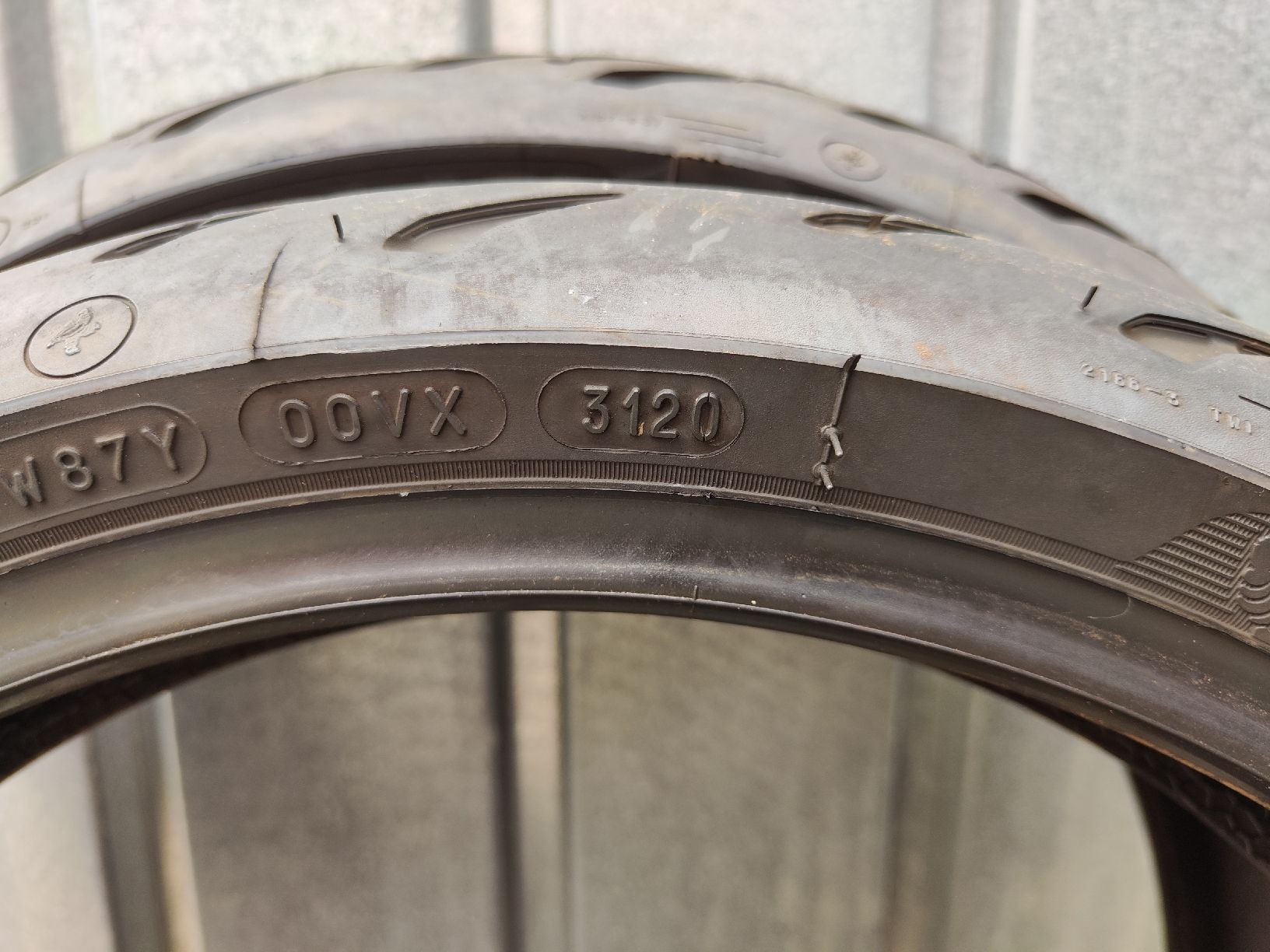 Michelin Pneus & Kompletträder: Motorrad Reifen Michelin Road 5 – Gebraucht aus Muhen von Handschlagg 3