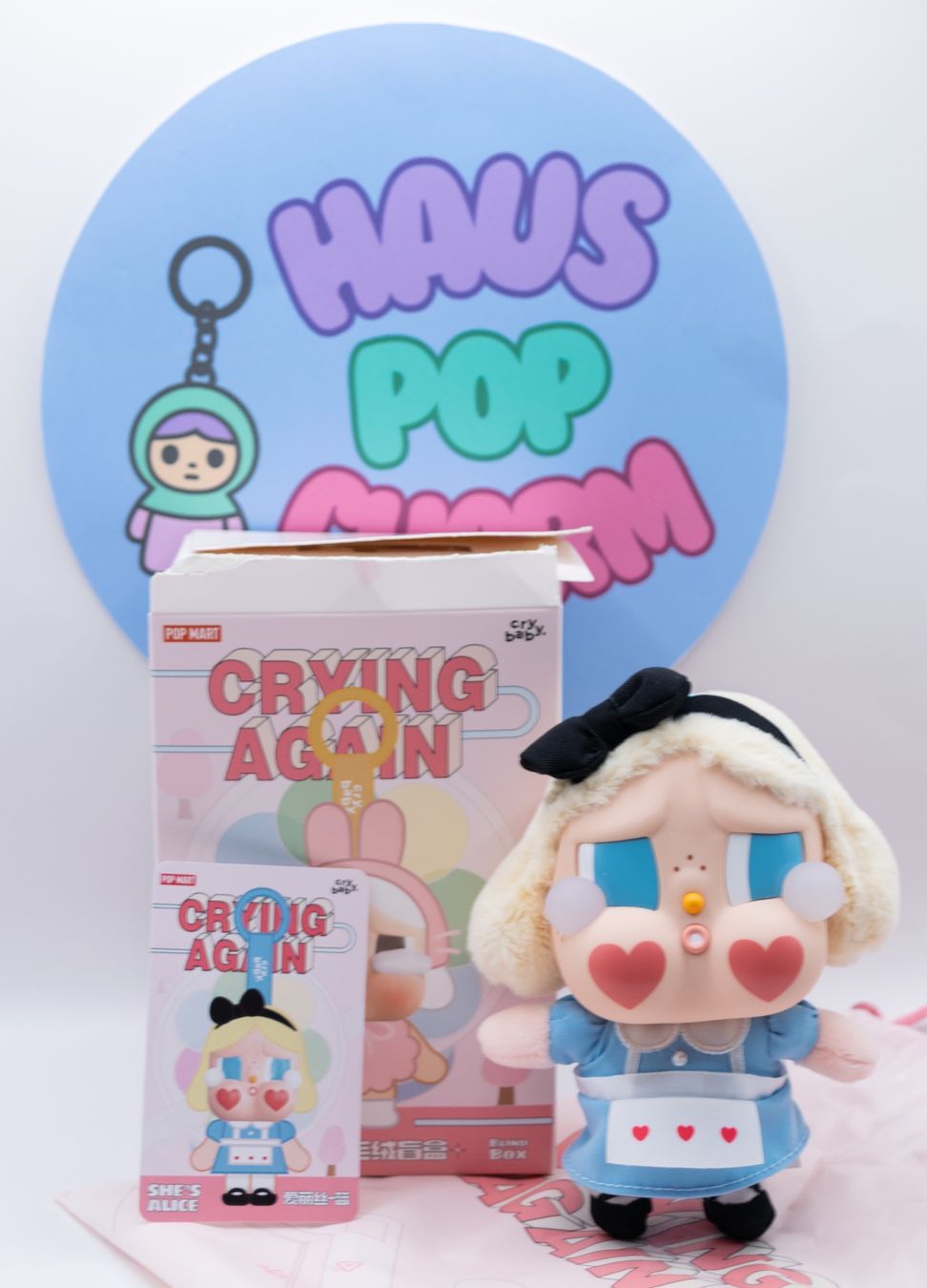 Pop Mart Figuren: POP MART CRYBABY Crying Again Plush SHE'S ALICE – Neu und originalverpackt aus Belmont-Lausanne von HausPopCharm