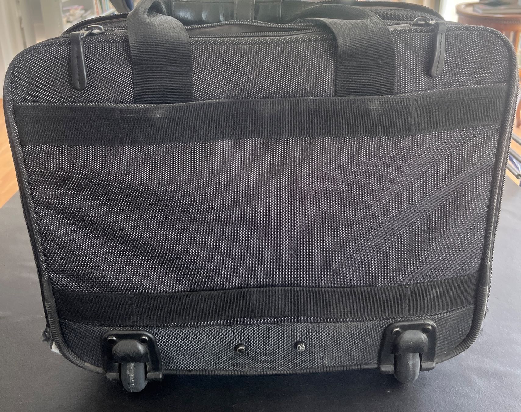 Altro in Aeronautica: Businesstrolley – Usato da Zürich venduto da Finestrat 6