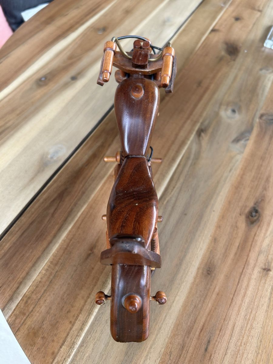 Spielzeuge: Chopper Motorrad aus Holz – Gebraucht aus Dussnang von Farafalina 3