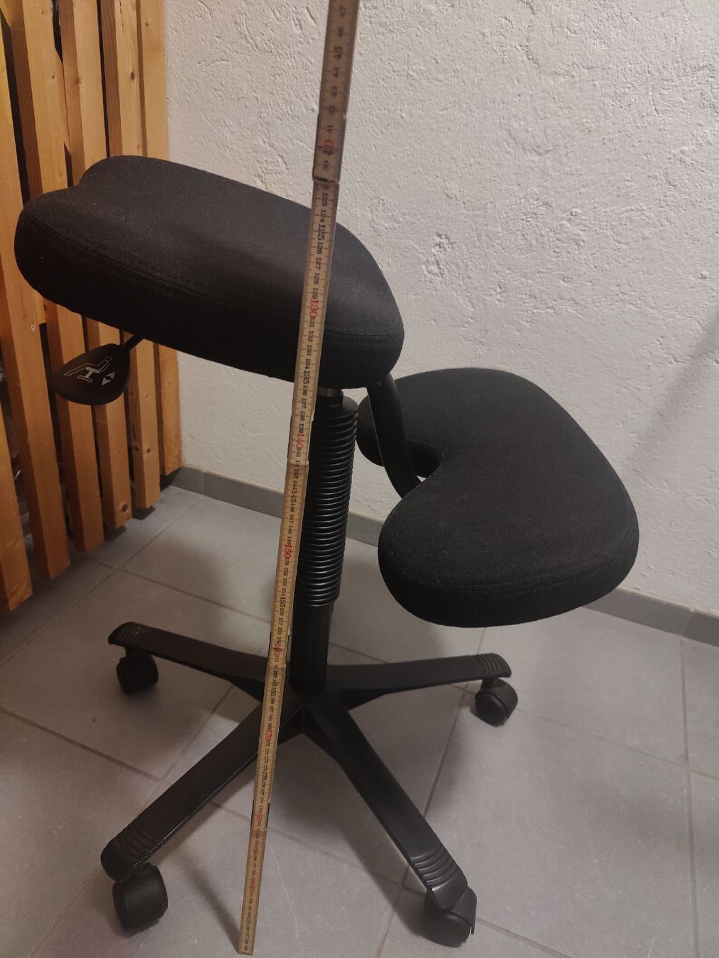 Hocker: Kniehocker Bürostuhl – Gebraucht aus Kilchberg ZH von freshdumbledore01 1