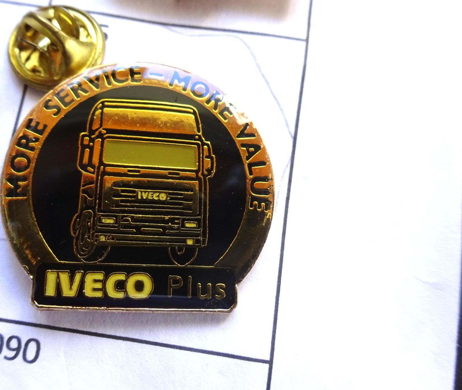 Placchette & Badge: Pin MORE Service Value IVECO Plus – Usato da Utzenstorf venduto da BUtter81