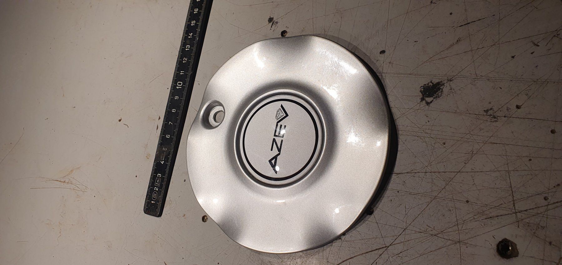 Alle Autoersatzteile: AZEV Alufelgen Deckel Nabendeckel silber 14.5 cm – Gebraucht aus Langnau i. E. von Superseven69