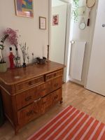 schöne alte Nussbaum Kommode 