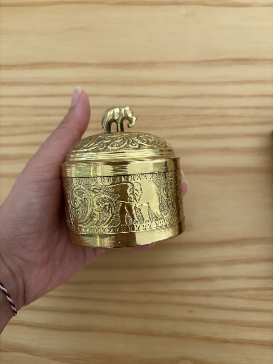 Zuccheriere: Messingdose Teedose mit Elefantendekor Messing goldfarben – Usato da Zürich venduto da nnsn