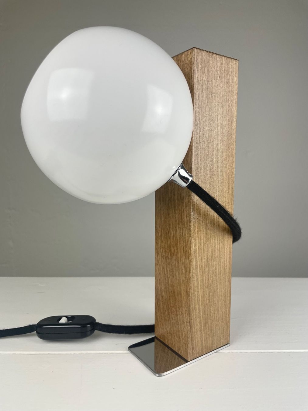 Lampade: Magnetic Eyeball Table Lamp – Usato da Genthod venduto da lightyear63 5