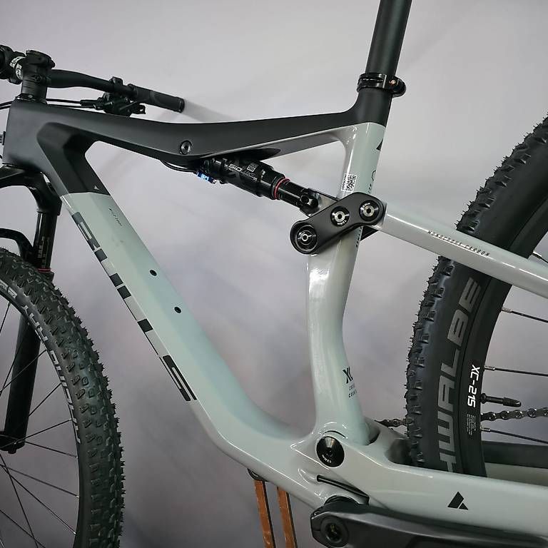 Bulls Velos: BULLS MOUNTAINBIKE FULLY CARBON – Neu und originalverpackt aus Tübach von KL-Bikes 1