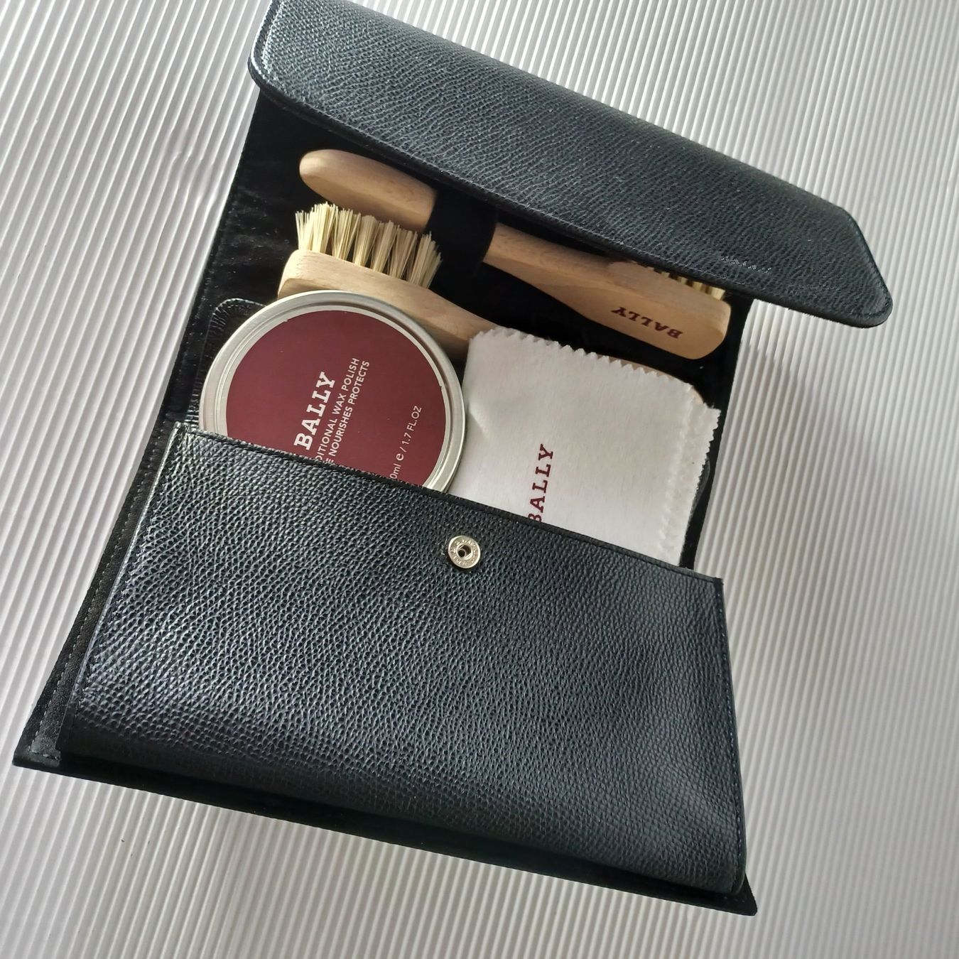 Prodotti di pulizia: SCHUHPUTZSET. Leder. – Nuovo e nell'imballaggio originale da Zürich venduto da Bellabo 4