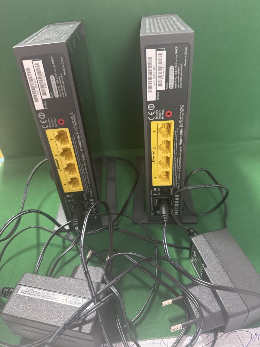 Netgear Modem & Router: 2x NETGEAR Router  Wlan – Usato da Savognin venduto da sinergy007 2