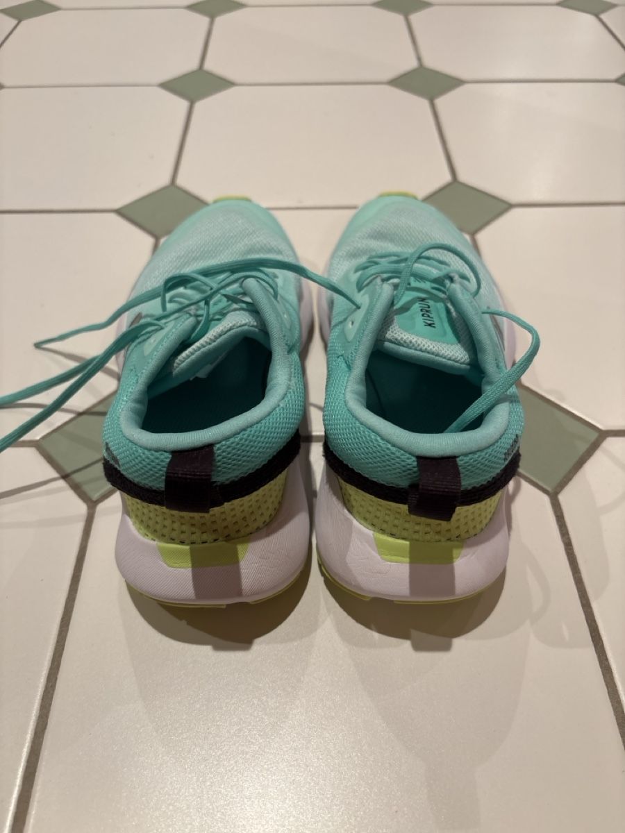 Decathlon Scarpe per ragazzi: Hallenschuhe Grösse 34 – Usato da Waldstatt venduto da Imaginary 2