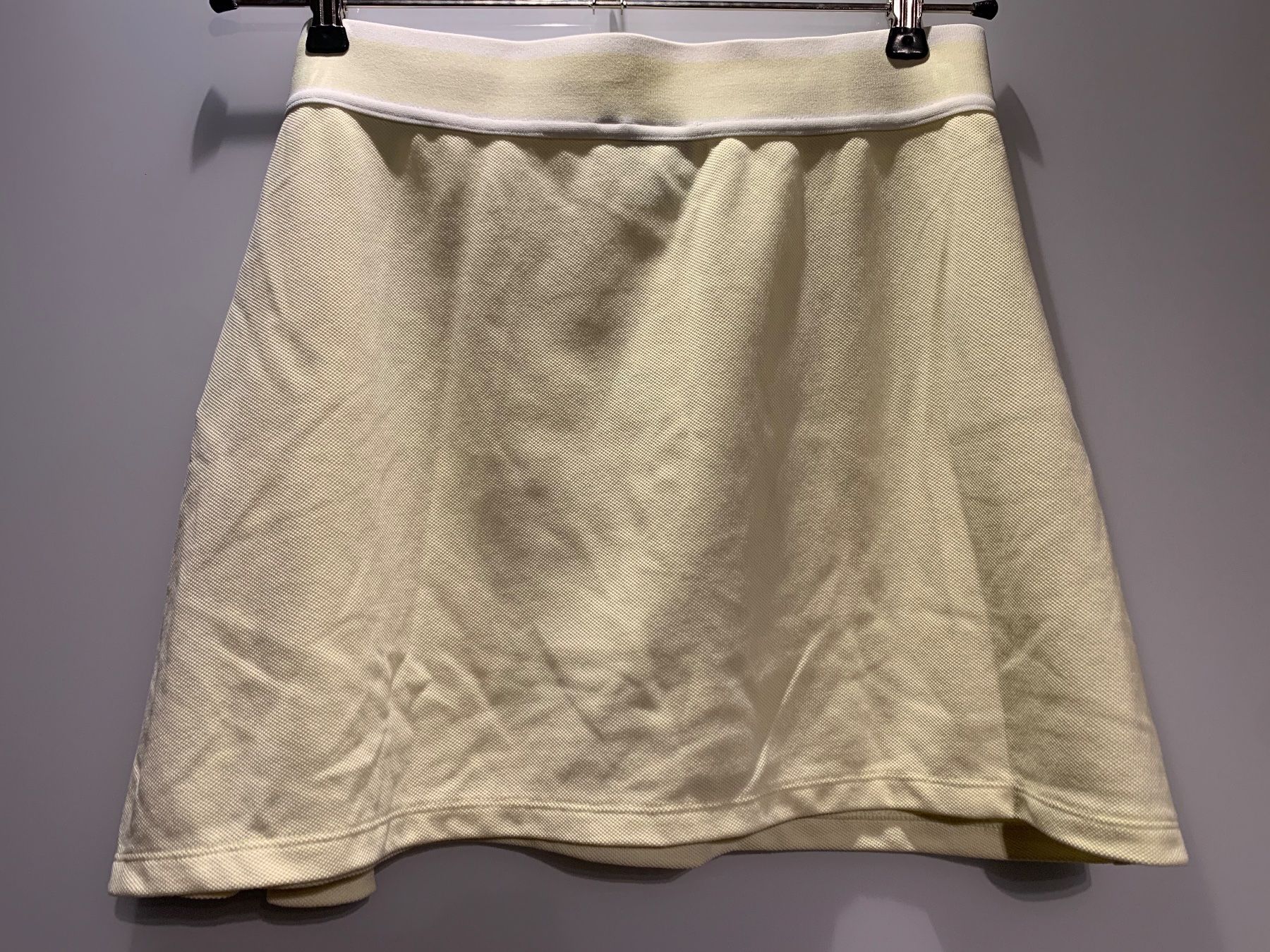 Adidas Jupes: Adidas Rock hellgelb, Grösse 44 – D'occasion à Rosshäusern par MiJoDoOl 1