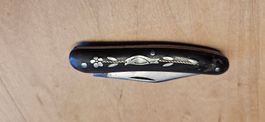 Taschenmesser mit Vogel und Blumenverzierung, HORNGRIFF