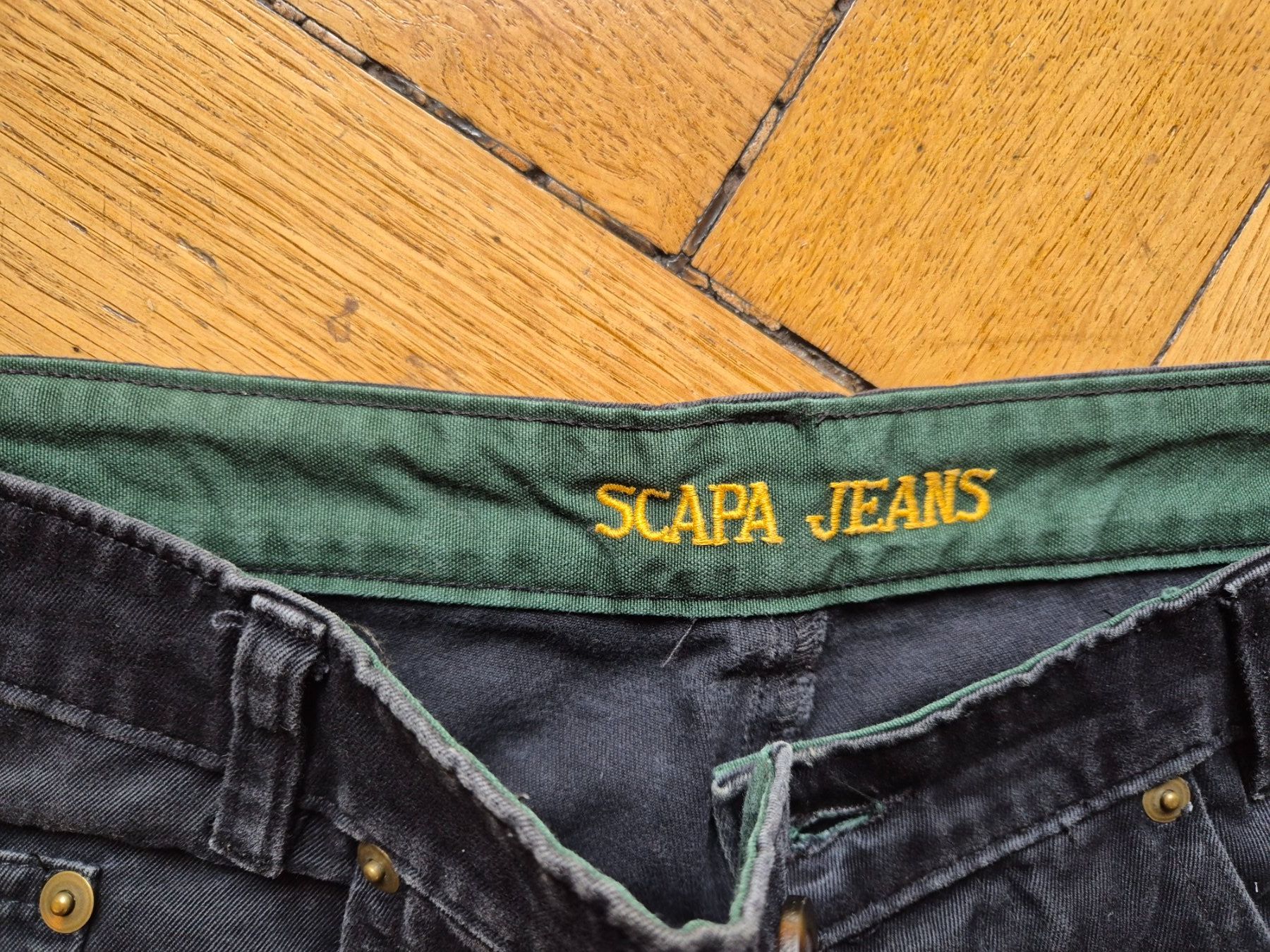 Jeans: Schwarze Jeans von Scapa Jeans 36 – Gebraucht aus Basel von Navona 2