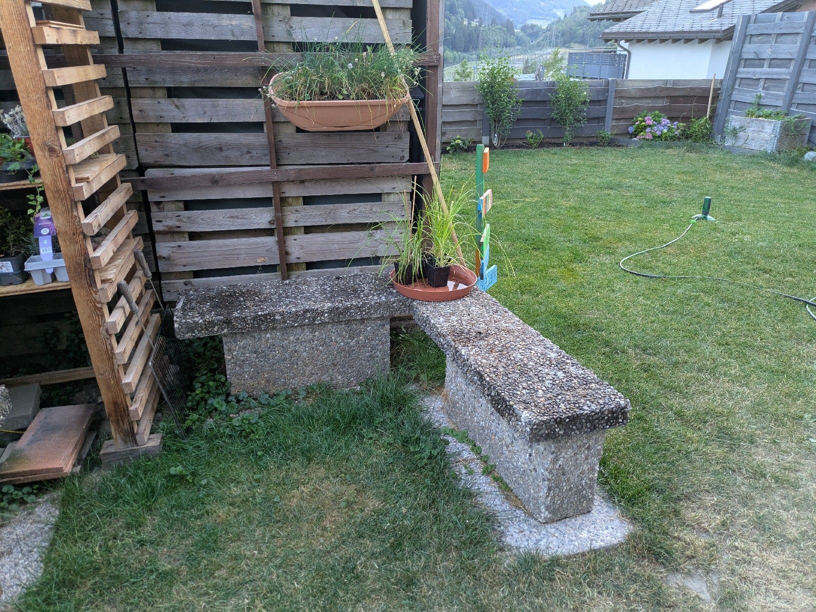 Grils: Garten Cheminée Beton mit Sitzbank – D'occasion à Danis par LordCarl 2