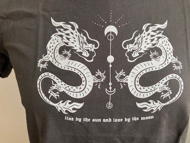 T-shirt: T-shirt noir dragons , taille S Even&odd – Usato da Marin-Epagnier venduto da rchouchouu 1