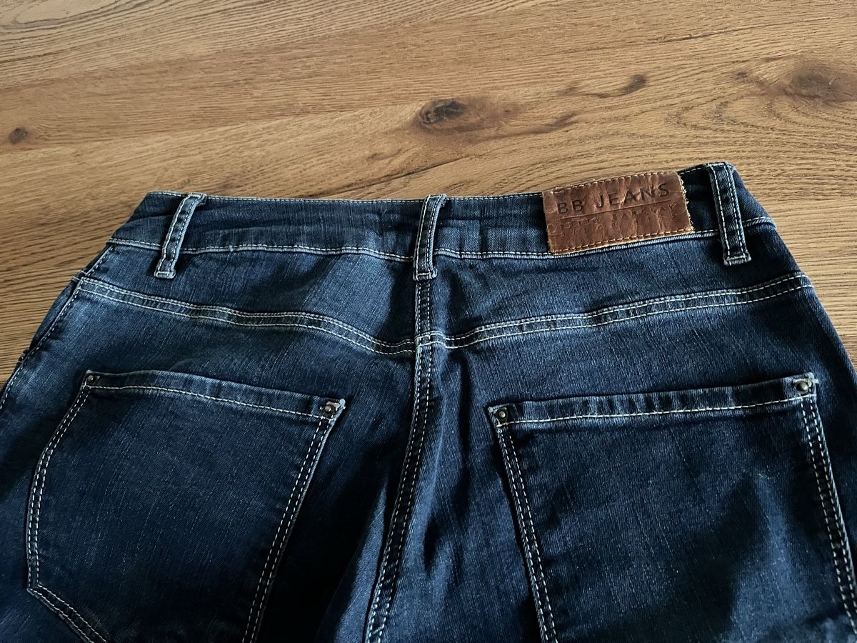 Jeans: Jeans  – Nuovo (secondo la descrizione) da Schliern b. Köniz venduto da medion3098 4
