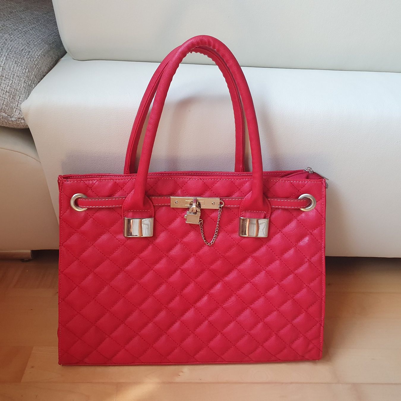 Sacs femmes: Rote Handtasche – D'occasion à Trimbach par Empire04