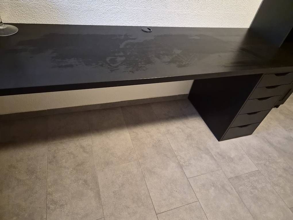 Bureaux: Büromöbel mit Tischplatte  – D'occasion à Hindelbank par Andy21073 1