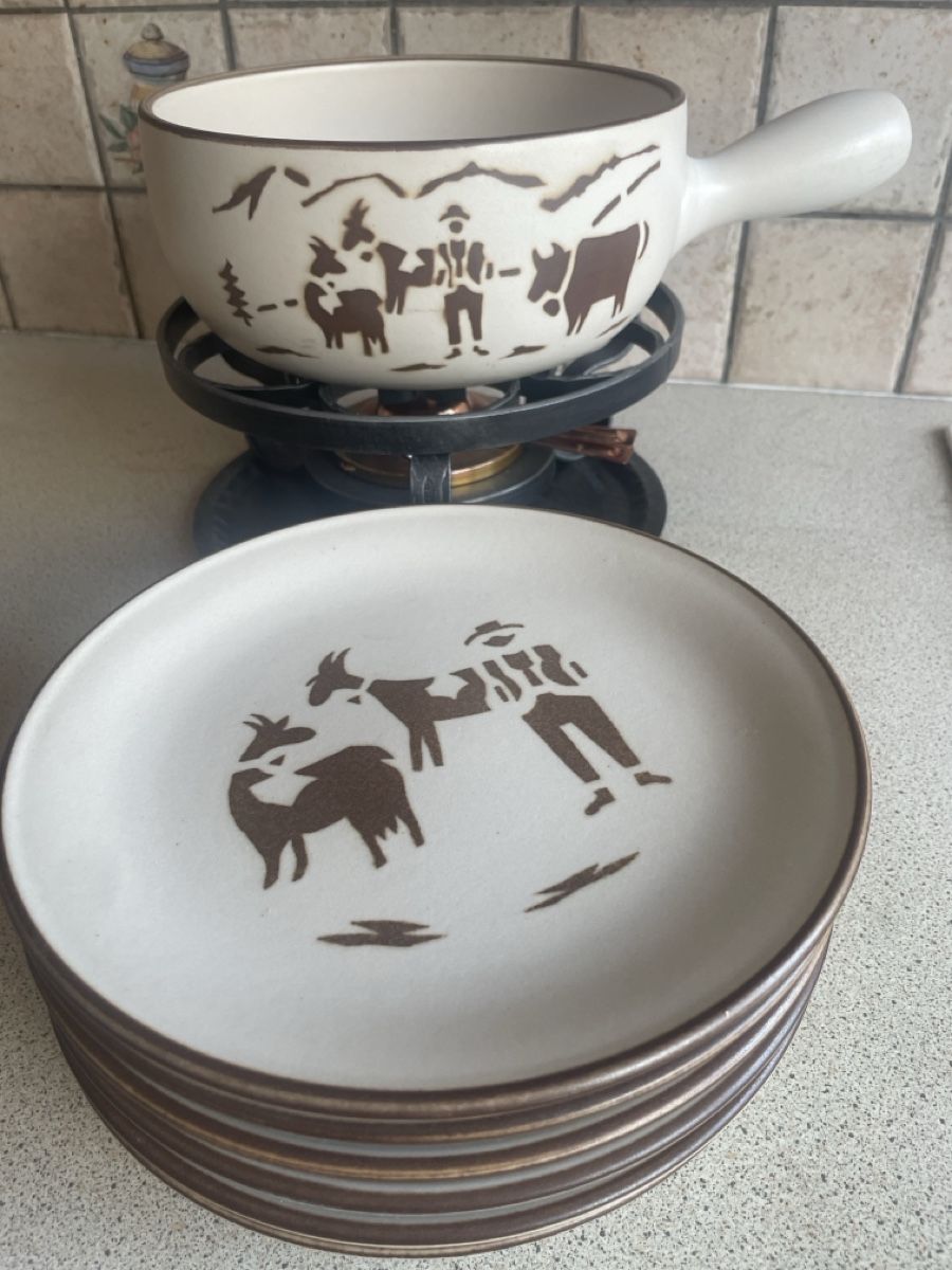 Migros Set di piatti: Caquelon à fondue et 6 assiettes  – Usato da Vernier venduto da Cocopschit