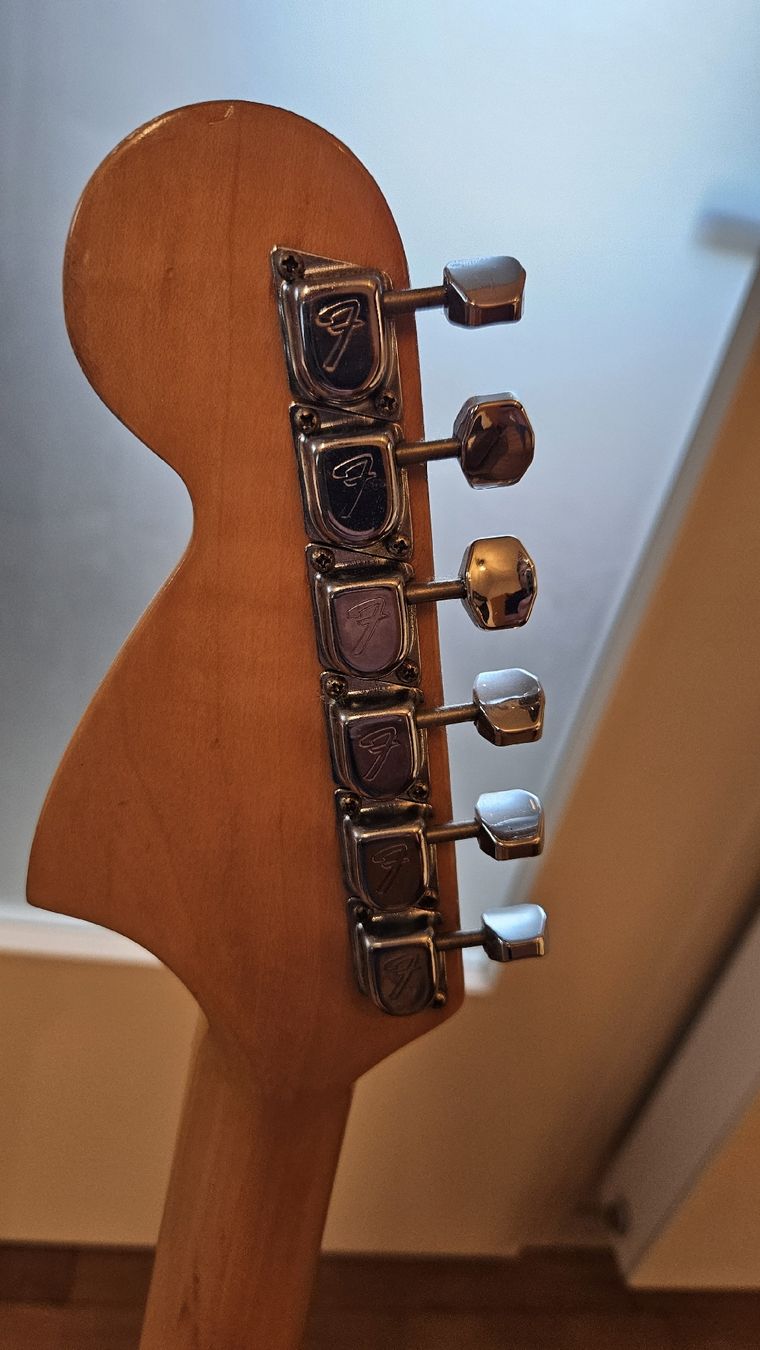 Fender Instruments de musique: Musicmaster Fender de 1977 – D'occasion à Yverdon-les-Bains par ac_dric 4