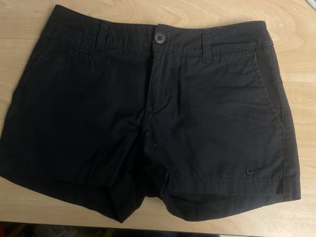 Nike Damen Shorts Schwarz Gr. 36 neuwertig 