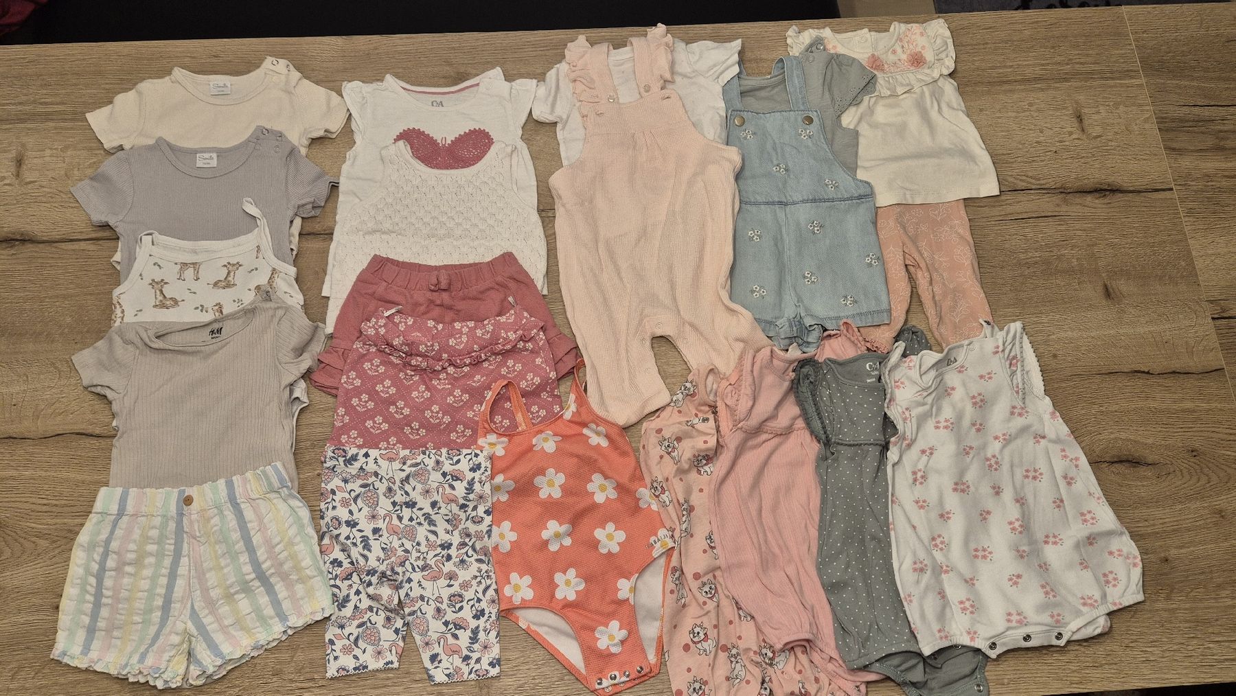 Lotti & Set di vestiti: Sommer Kleiderpaket Gr.74/80 – Usato da Reichenburg venduto da denise_13
