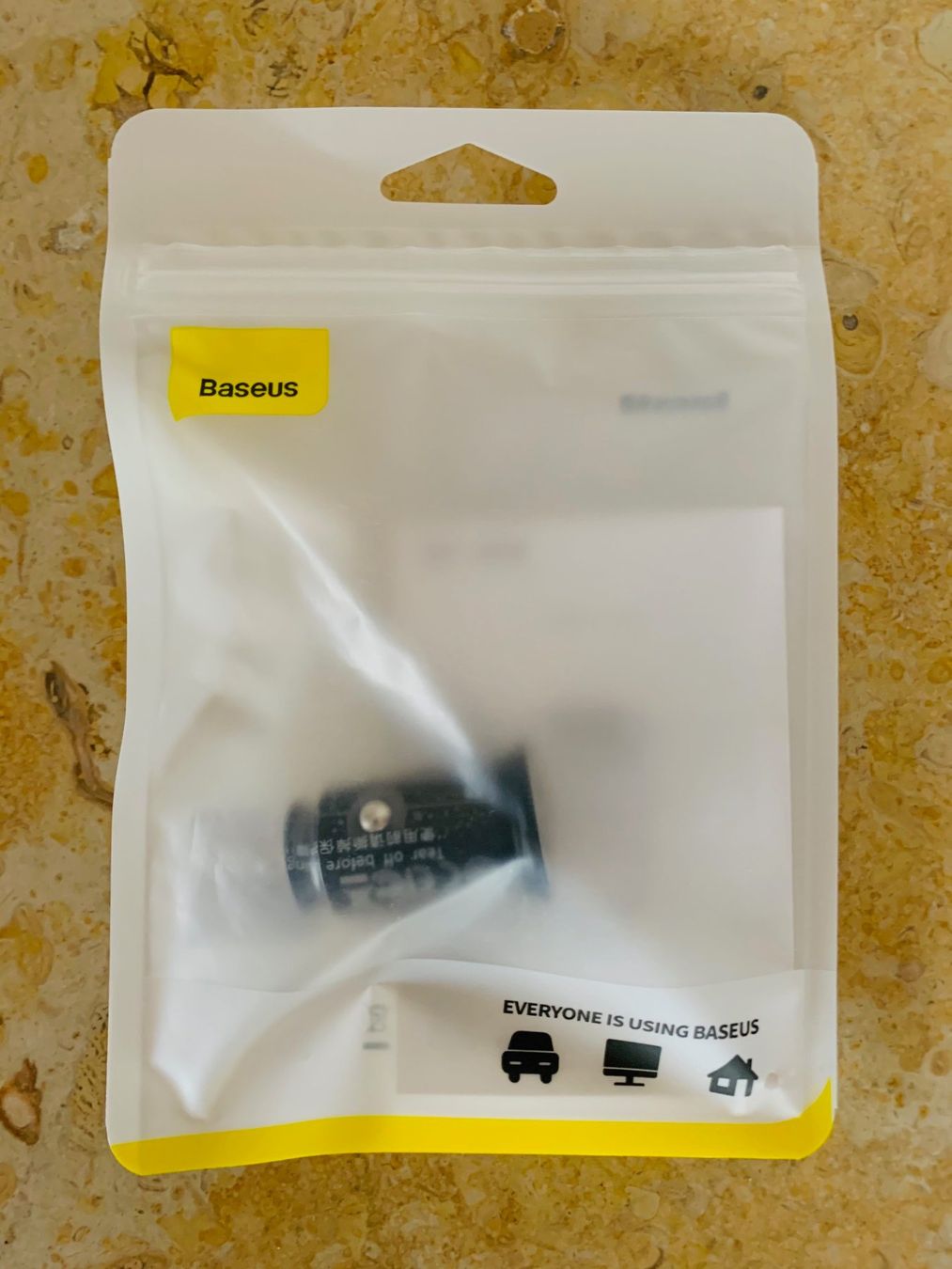 Baseus Unità & Adattatore: BASEUS Mini Doppel USB-A Autoladegerät – Nuovo e nell'imballaggio originale da Soyhières venduto da Spartan117