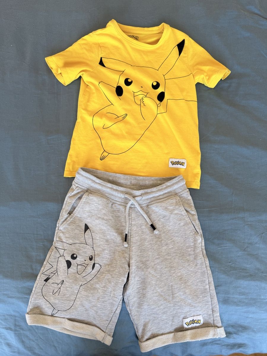 C&A Hemden, T-Shirts & Polos: Sommer Set: Pokémon T-Shirt + Shorts, Grösse 128 Top! – Gebraucht aus Thalwil von margogram99