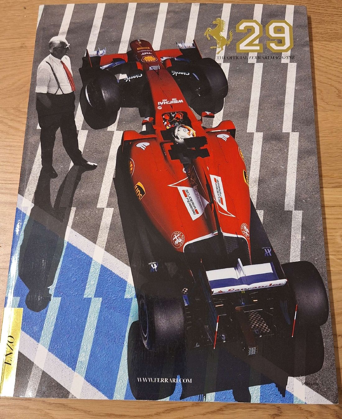 Riviste & Magazine: The Official Ferrari Magazine "29" – Usato da Baar venduto da RDNA