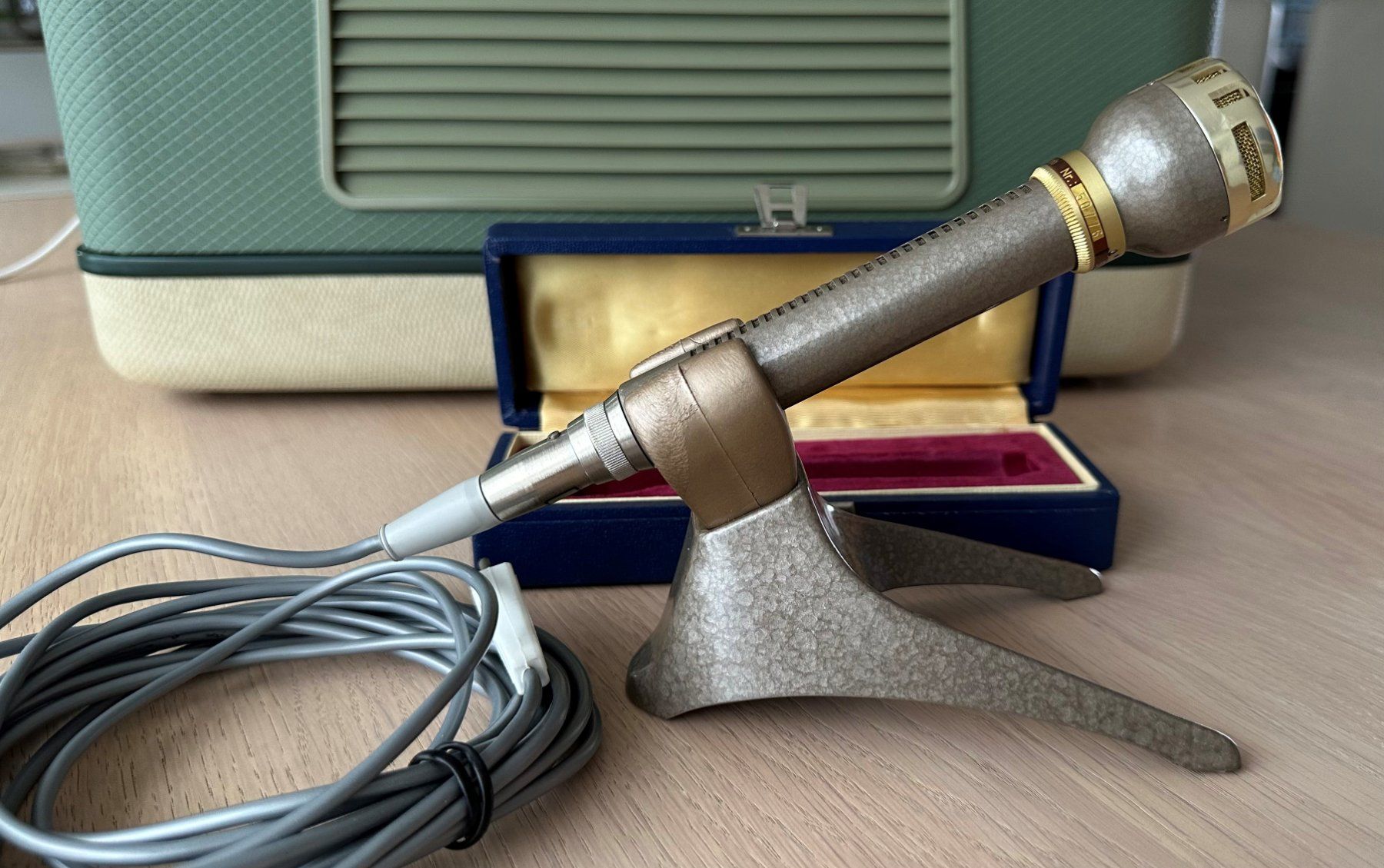 Revox Microfoni: Revox D 19 B/200 Dynamic-Cardioid-Microphone – Nuovo (secondo la descrizione) da Baden venduto da Alexius