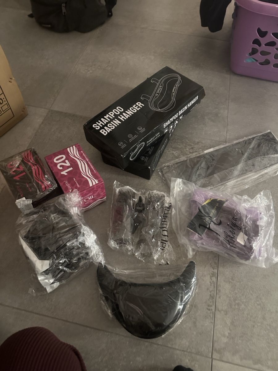 Haarschmuck: accessoires neufs de coiffure  – Neu und originalverpackt aus Les Cullayes von cab_27zq