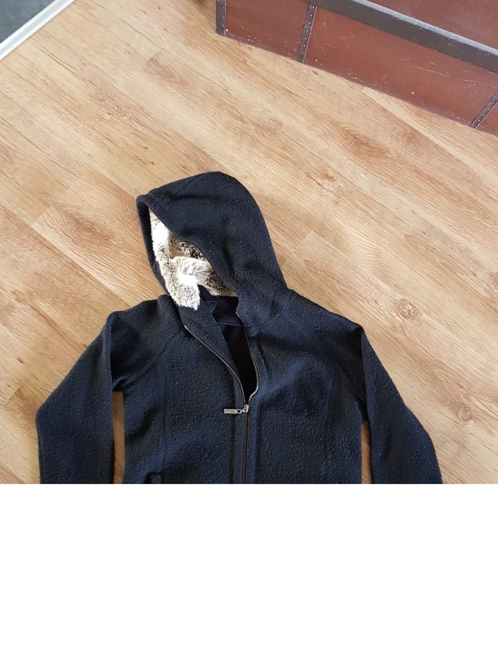 Jacken: Damenjacke S.Oliver Kapuzenjacke – Gebraucht aus Giswil von online-Brockenhaus 1